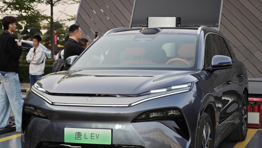 2025澳门六开彩开奖结果,巴黎时装周对我的眼睛很友好,精准解释落实及其象征意义_基础版V3.68